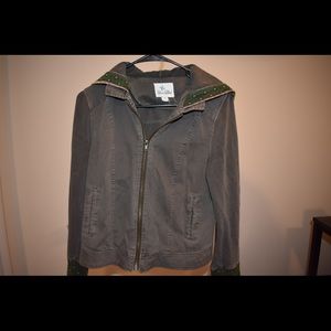 olive green hippie jacket 🌿🌱